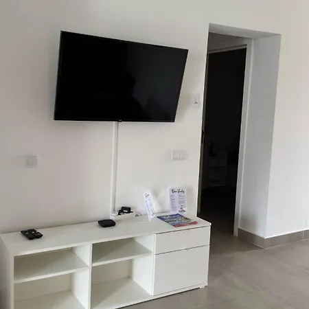 Stay&relax - 3min Da Mareta شقة